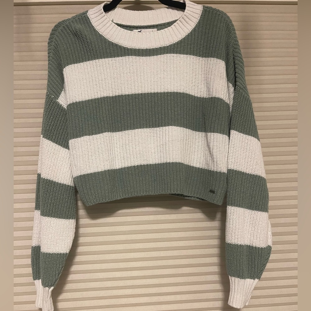 Hollister cropped sweater